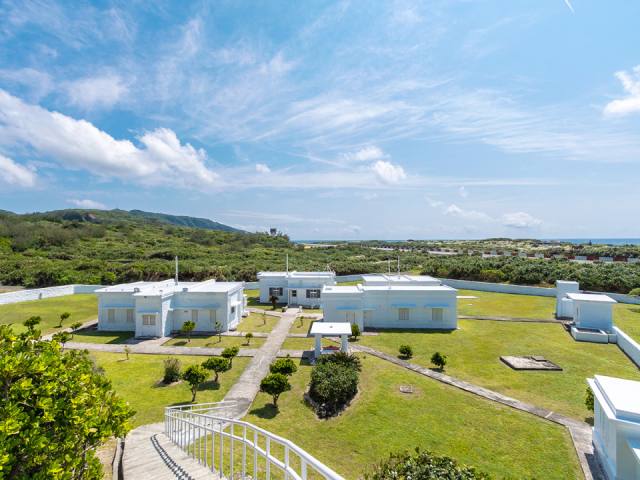 綠島燈塔：燈塔與營舍