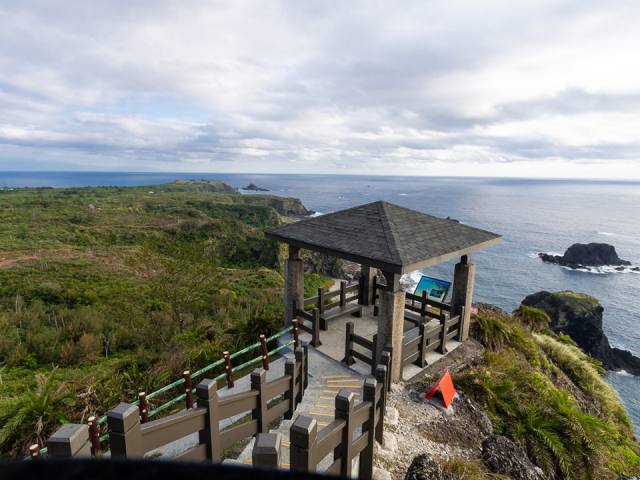 小長城：山稜上的涼亭與木棧道